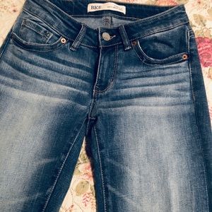 Buckle BKE slim-fit low rise straight leg jeans